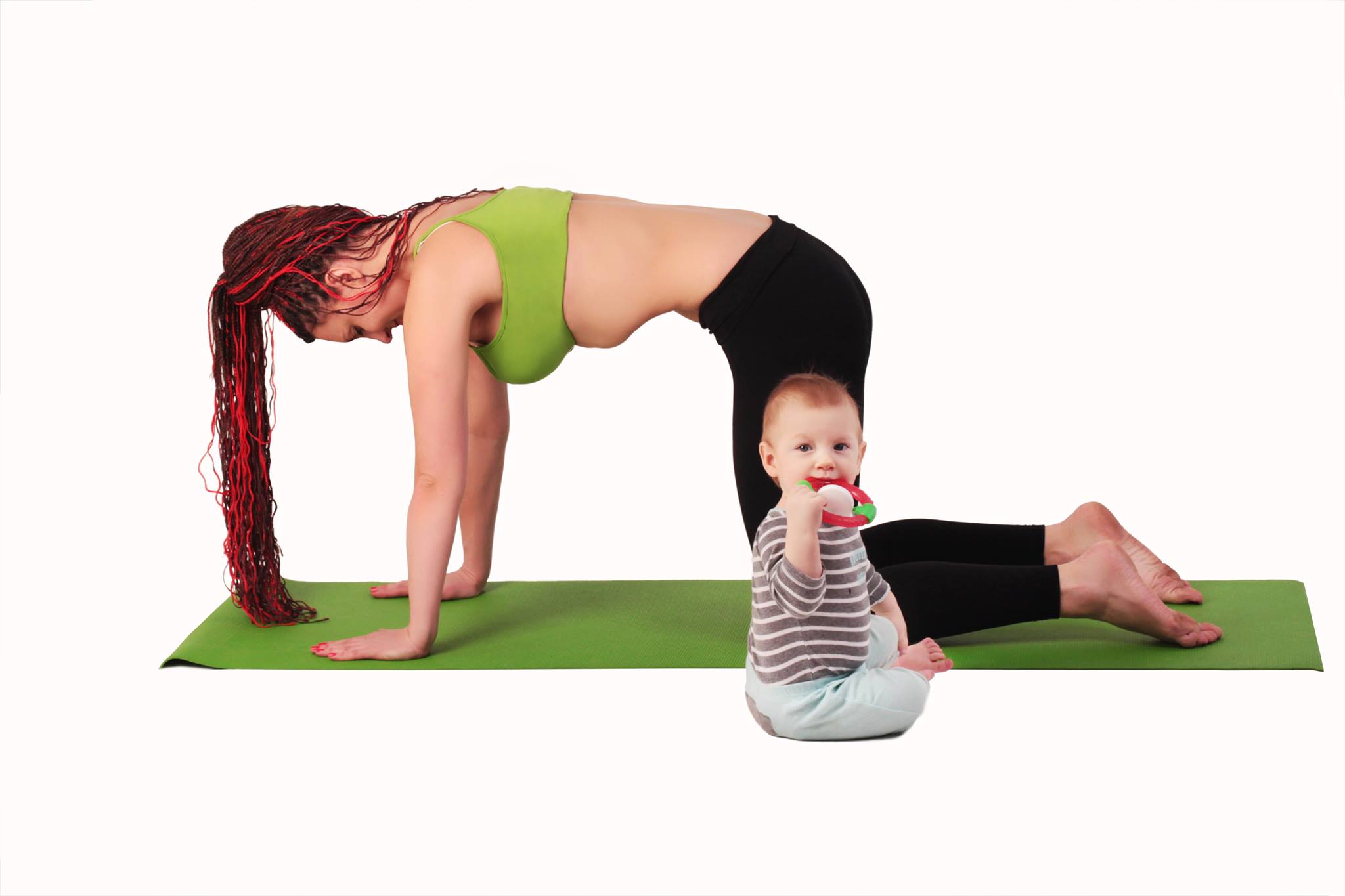 Уроки йоги для мам и малышей