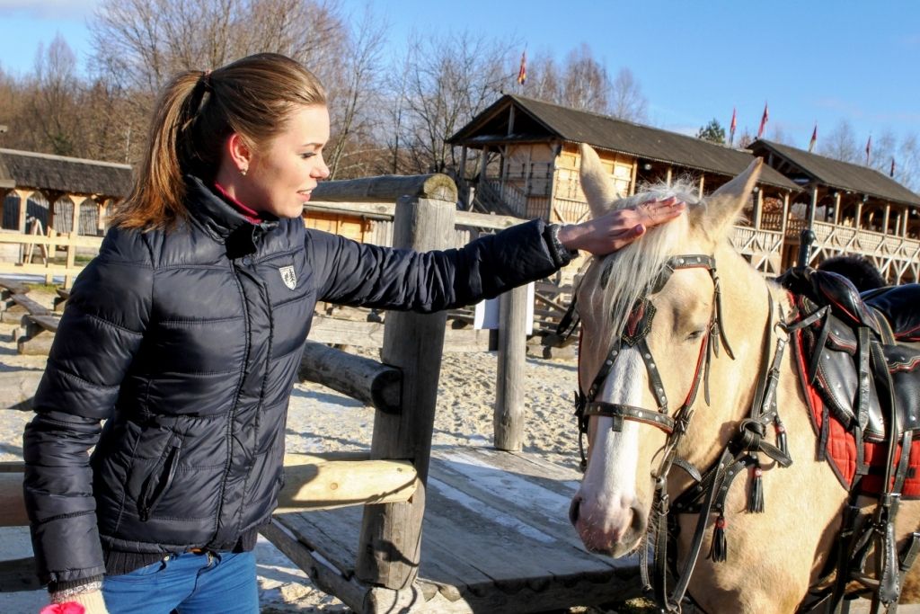 Знакомство с лошадьми в Парке Киевская Русь