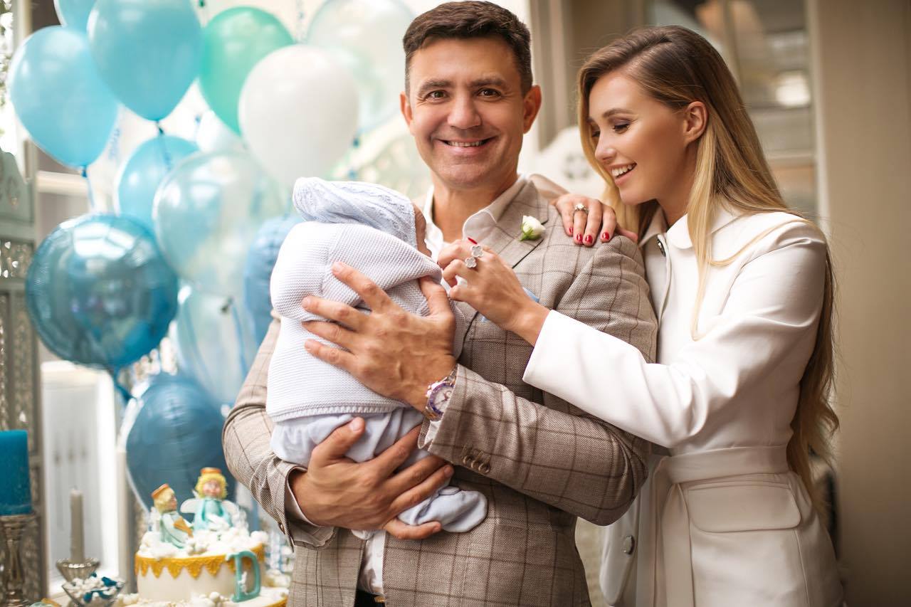 Микола Тищенко з дружиною і сином