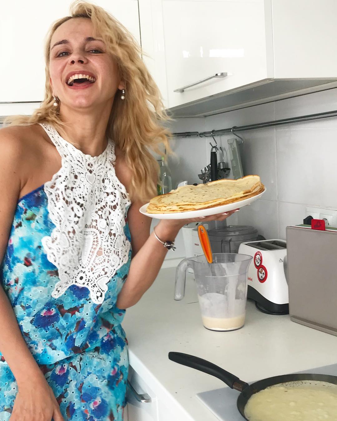 Лілія Ребрик на кухні