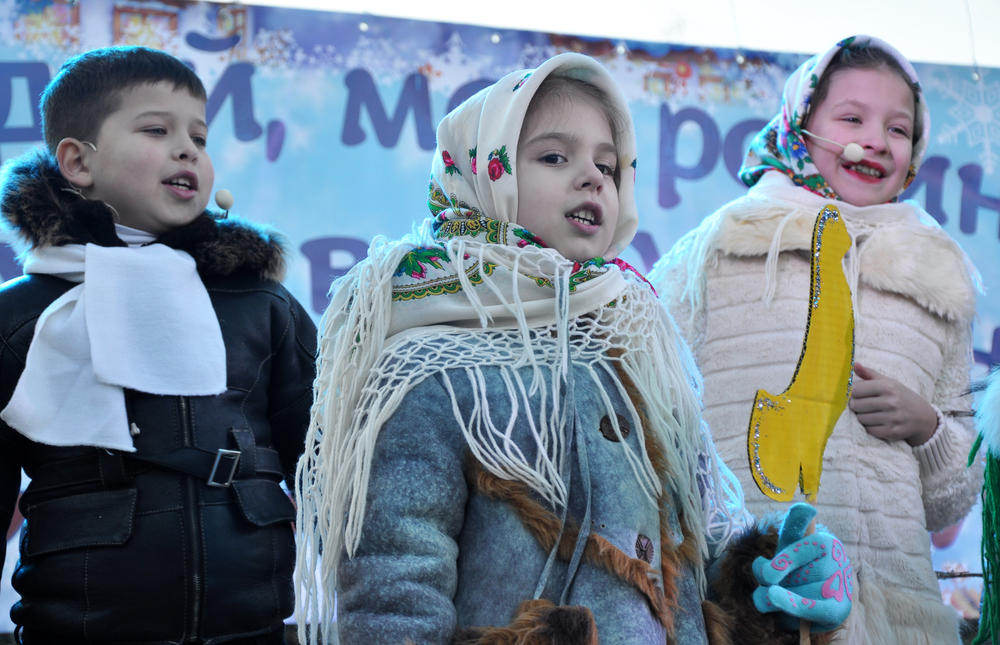 Українські діти співають колядки