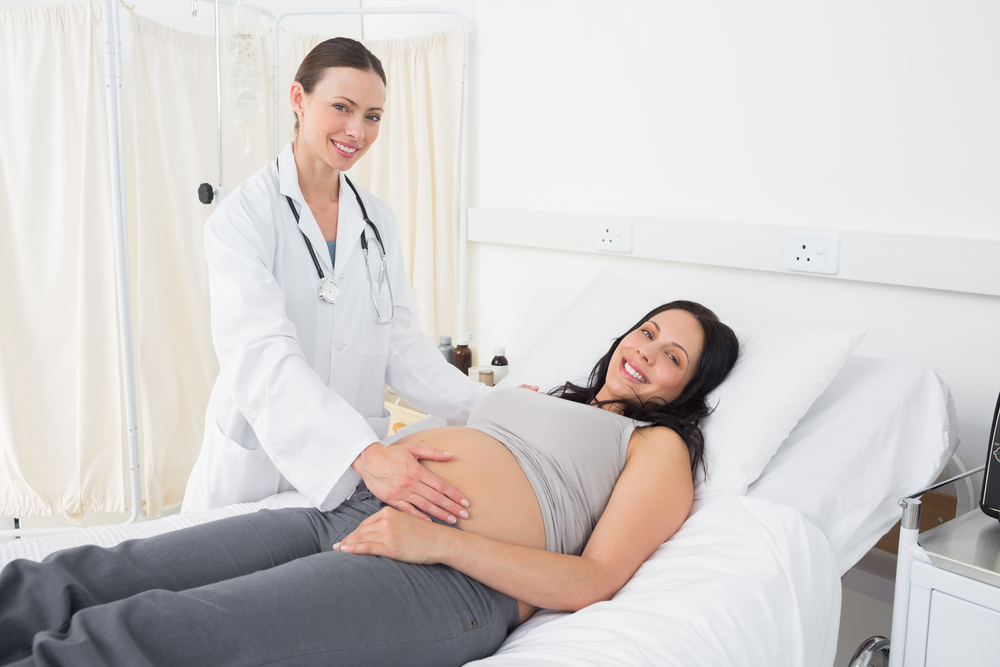 Беременная у врача на осмотре