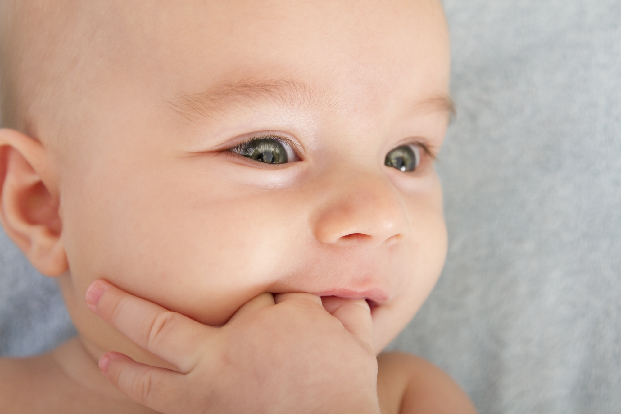  Режутся зубки у ребенка: как помочь и что делать нельзя 