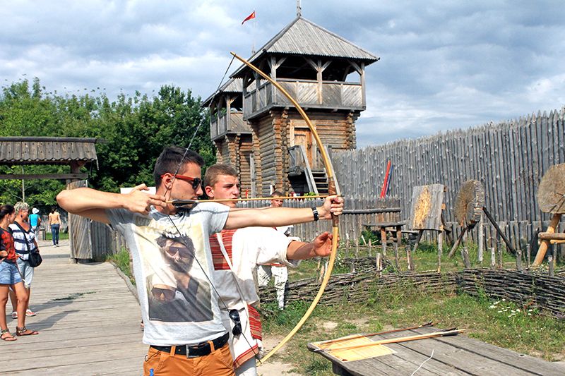 Стрельба из лука в Парке Киевская Русь