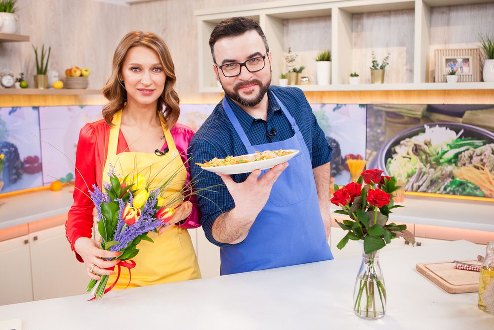 ​Готовий салат із фунчозою від Таяни і Руслана Сенічкіна
