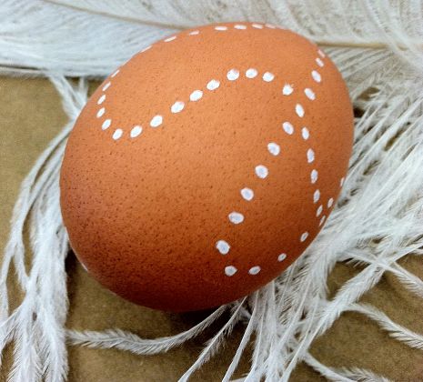 Прикраса пасхальних яєць коректором