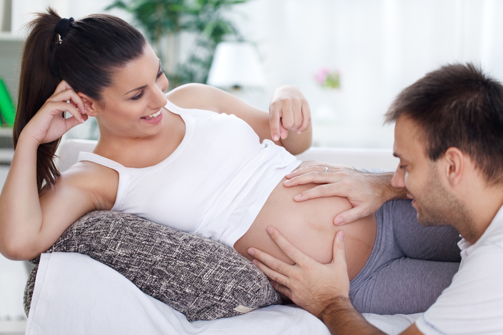 ​як порадувати вагітну дружину - зробити їй масаж