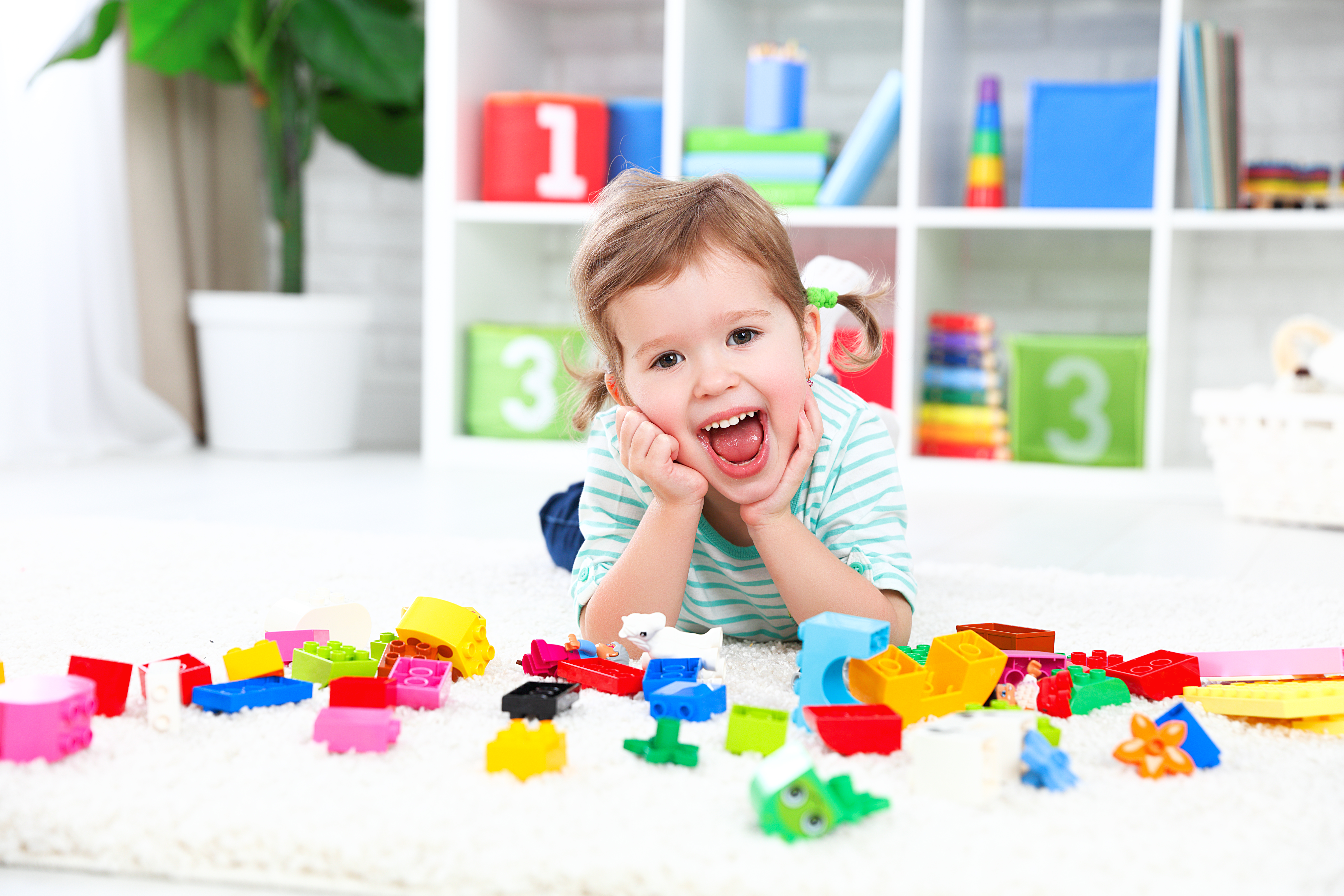 Развитие ребенка в 2 года - подари конструктор или кубики 