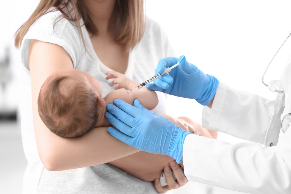 ​вакцинація немовляти