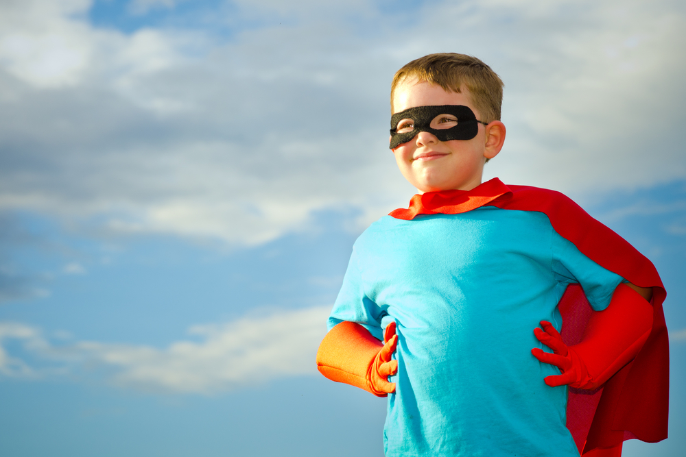 ідеї подарунків для дитини 4 років - костюм супергероя