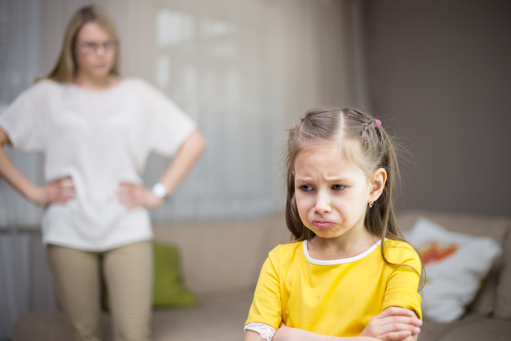​як виховувати дитину - не злитися на неї за емоції, а розділяти їх