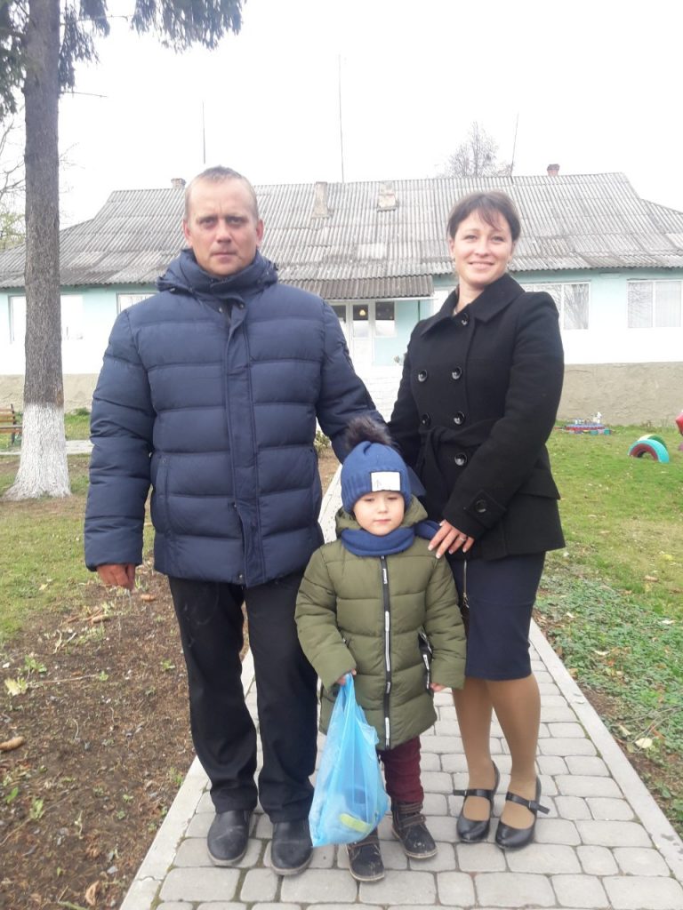 Инна и Анатолий Кульчицкие с ребенком