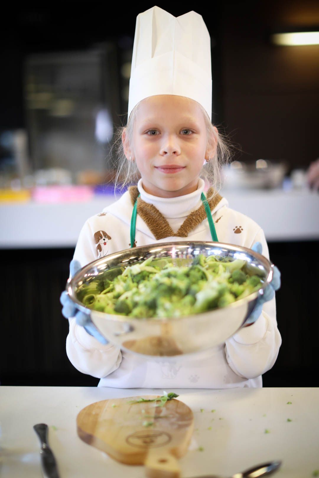 Дети третьего класса киевской школы сами готовили себе здоровую еду