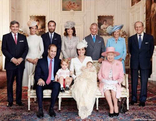 Семейный снимок королевской семьи во время крещения принцессы Шарлотты