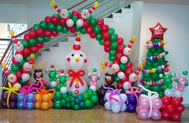 Новогодний декор с воздушными шарами