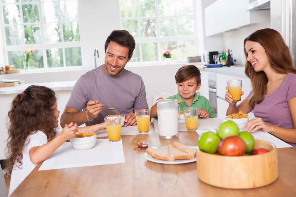 семейный завтрак с детьми