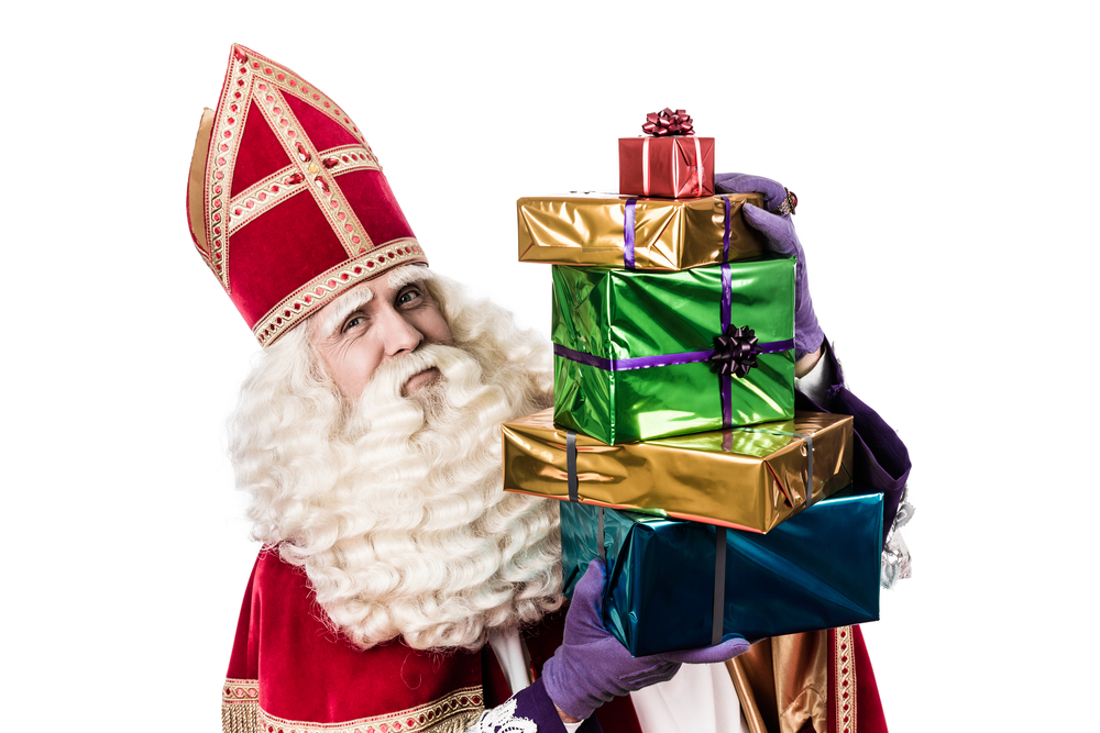Святий Миколай з подарунками