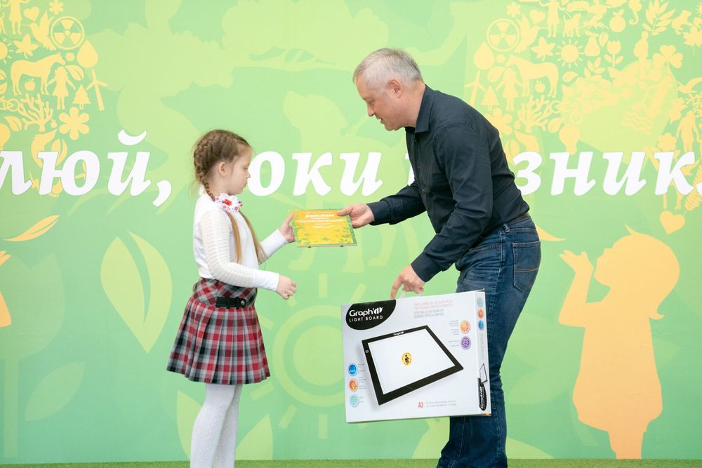 Игорь Янковский и Аня Погребная, победитель в младшей категории 