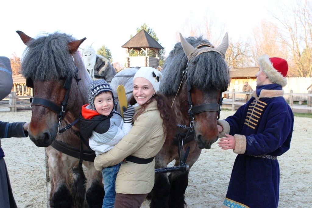 Майстер-клас їзди на конях у Парку Київська Русь