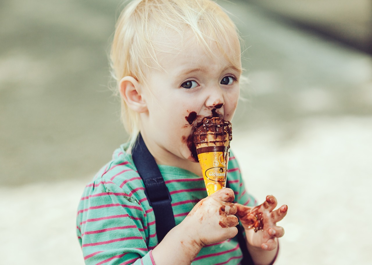 мороженое для ребенка