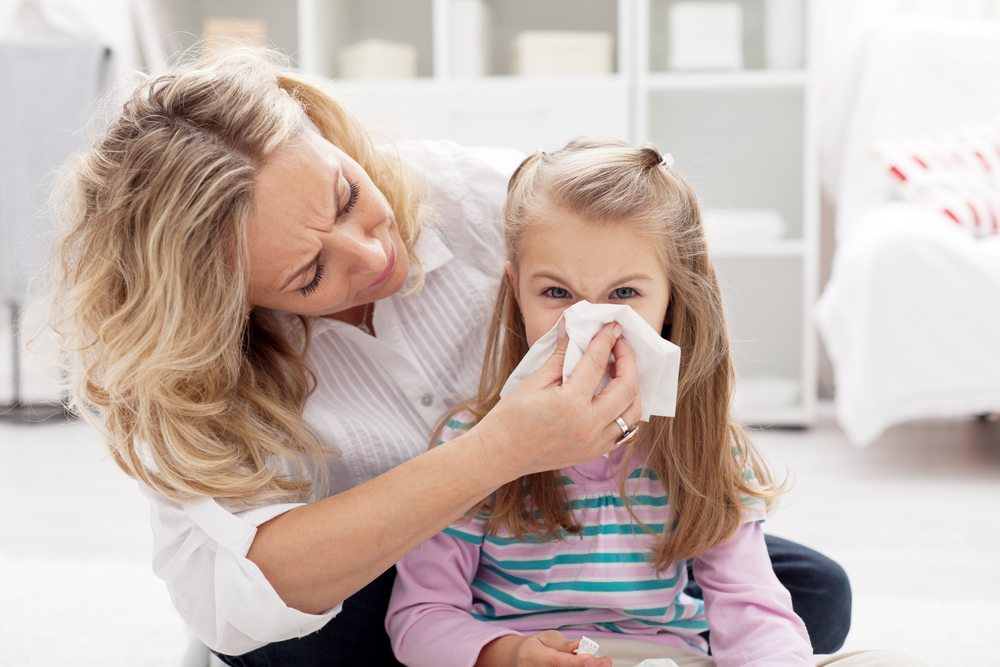 Психосоматика у ребенка аллергии - родительский контроль и гиперопека 
